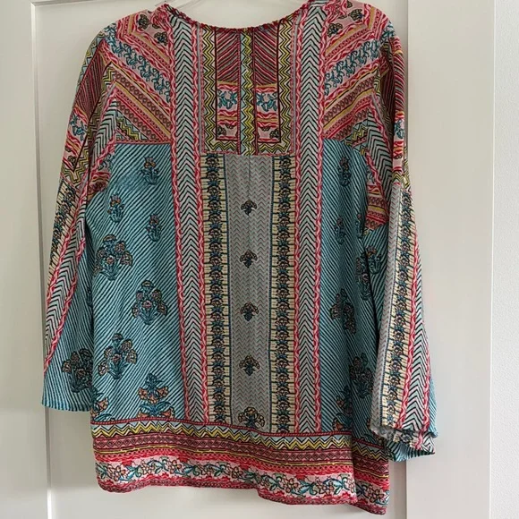 Tolani Blue and Red Graphic 3/4 Sleeve Blouse - Picture 2 of 2